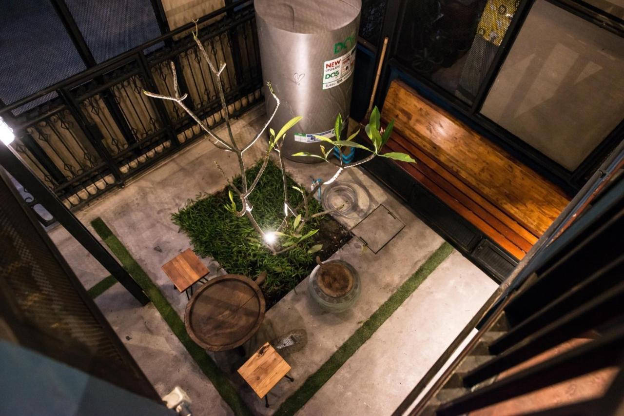 4Share Hostel (Adults Only) Bangkok Bagian luar foto