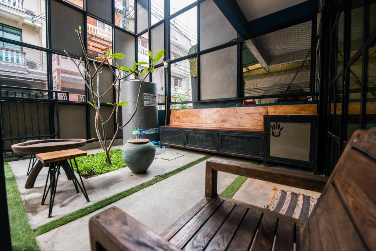 4Share Hostel (Adults Only) Bangkok Bagian luar foto