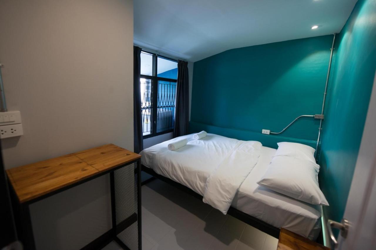 4Share Hostel (Adults Only) Bangkok Bagian luar foto