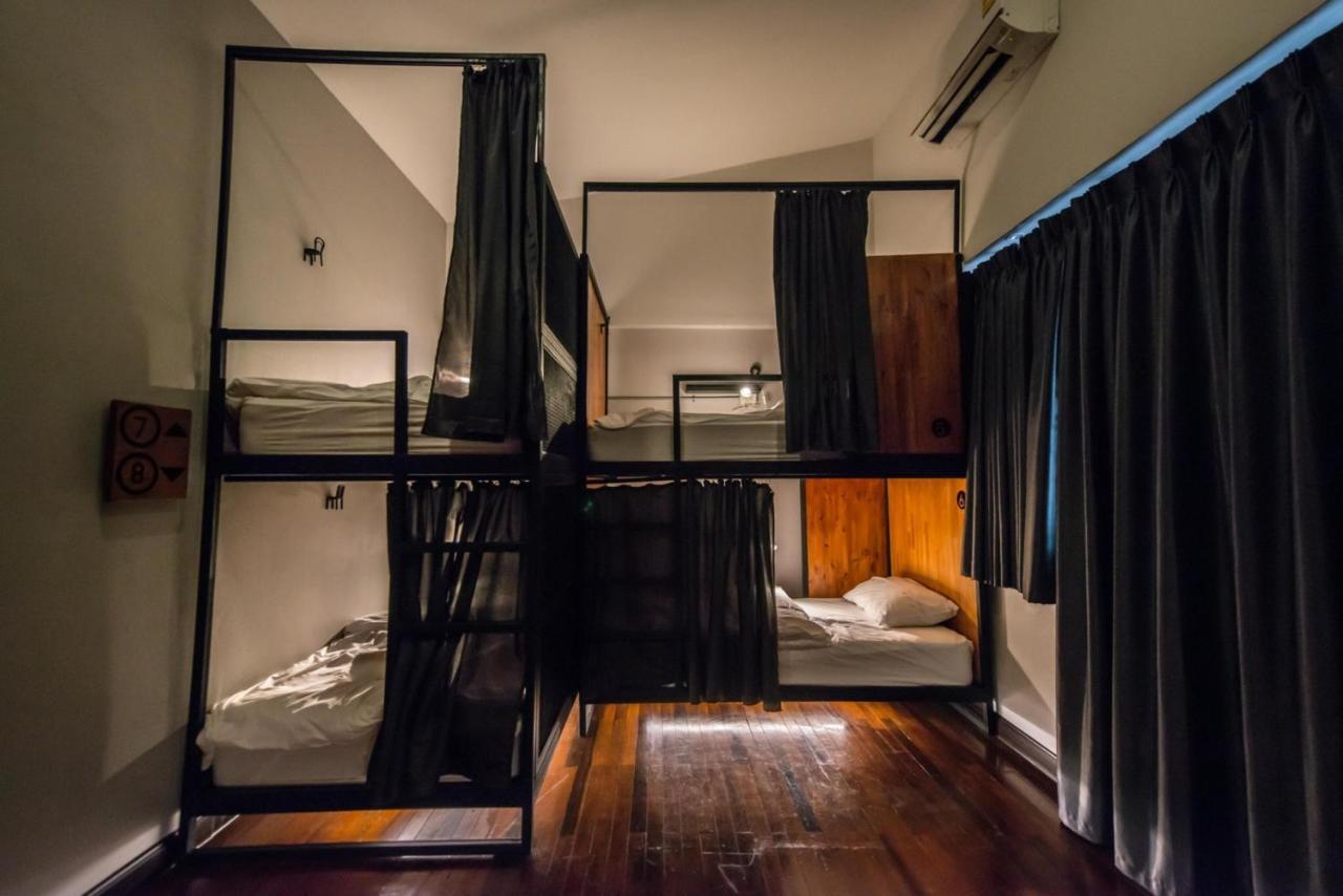 4Share Hostel (Adults Only) Bangkok Bagian luar foto