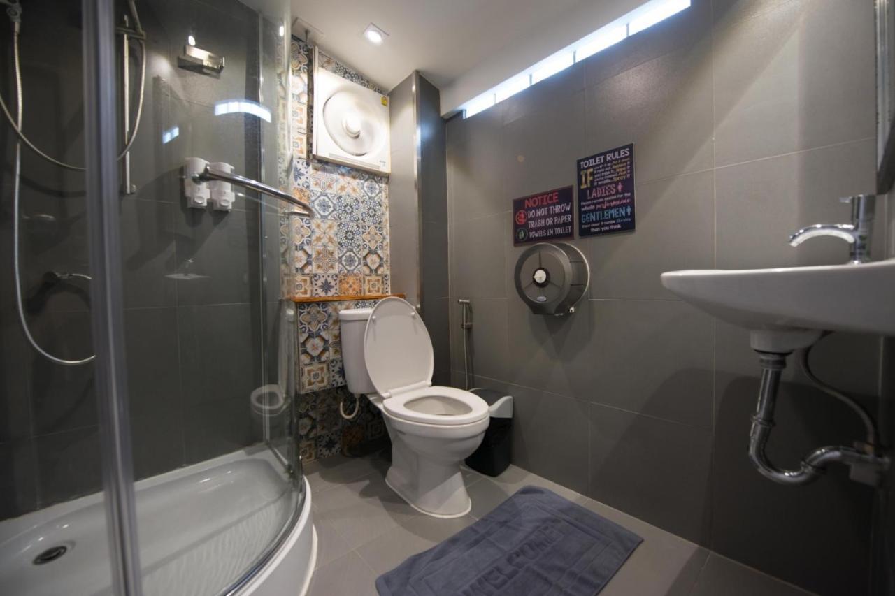 4Share Hostel (Adults Only) Bangkok Bagian luar foto