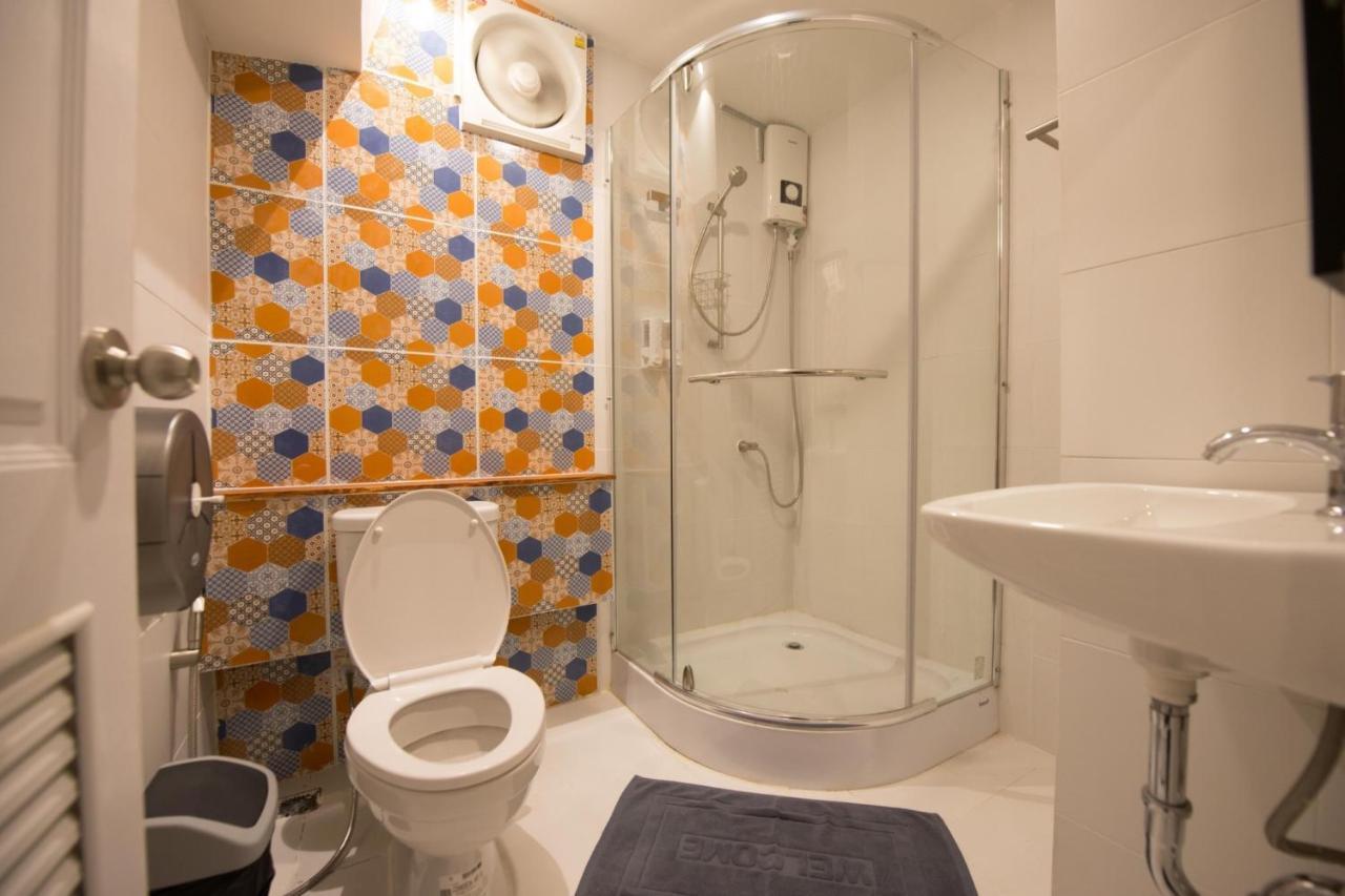4Share Hostel (Adults Only) Bangkok Bagian luar foto
