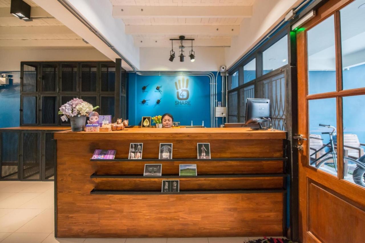 4Share Hostel (Adults Only) Bangkok Bagian luar foto