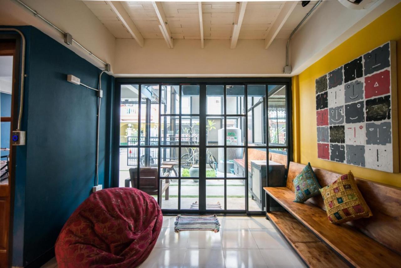 4Share Hostel (Adults Only) Bangkok Bagian luar foto