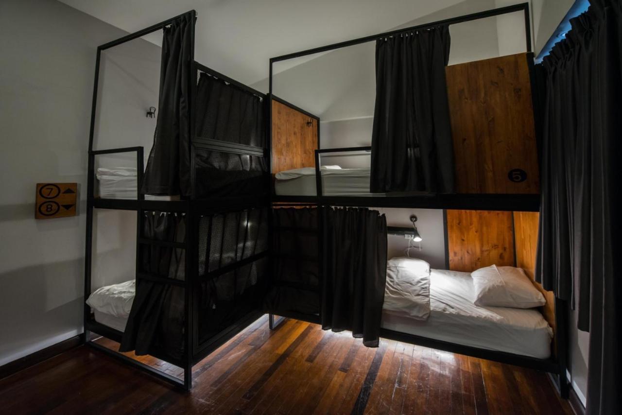 4Share Hostel (Adults Only) Bangkok Bagian luar foto