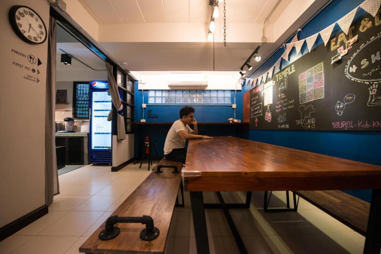 4Share Hostel (Adults Only) Bangkok Bagian luar foto