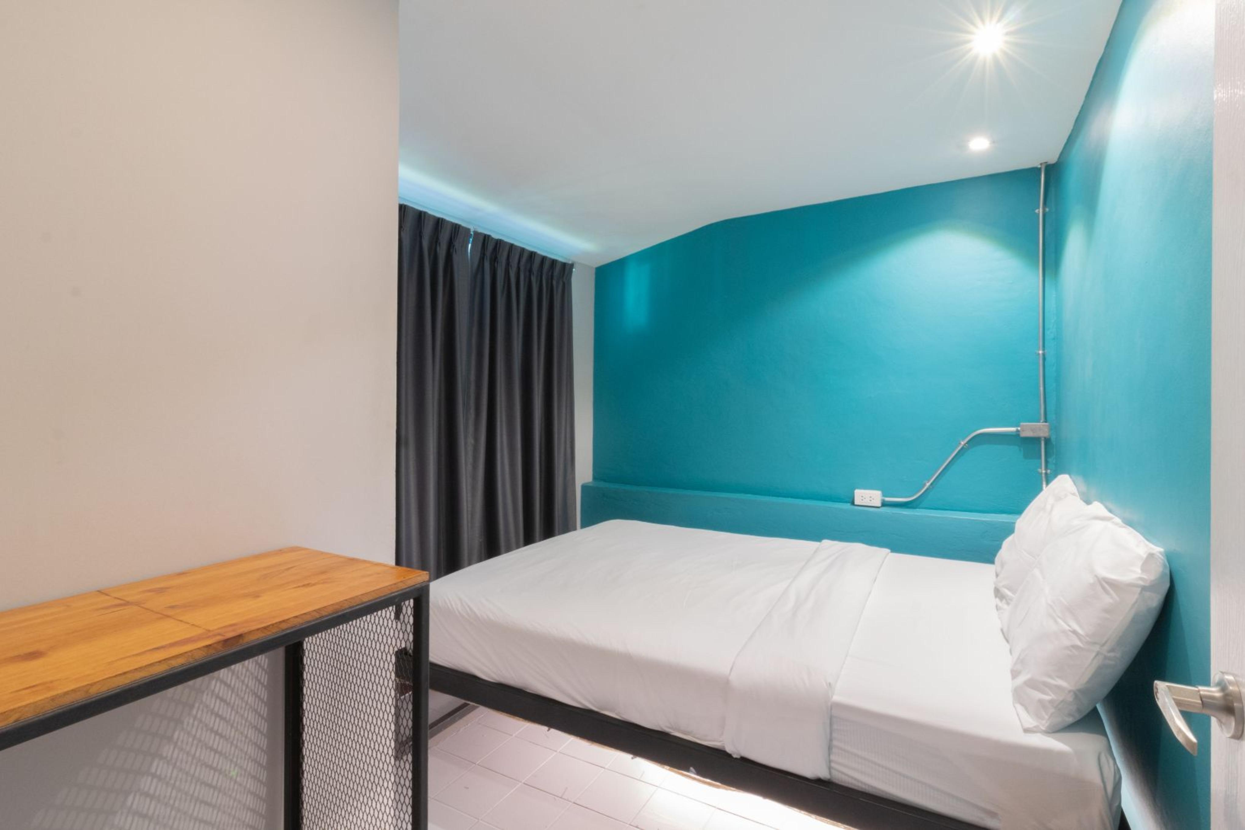 4Share Hostel (Adults Only) Bangkok Bagian luar foto