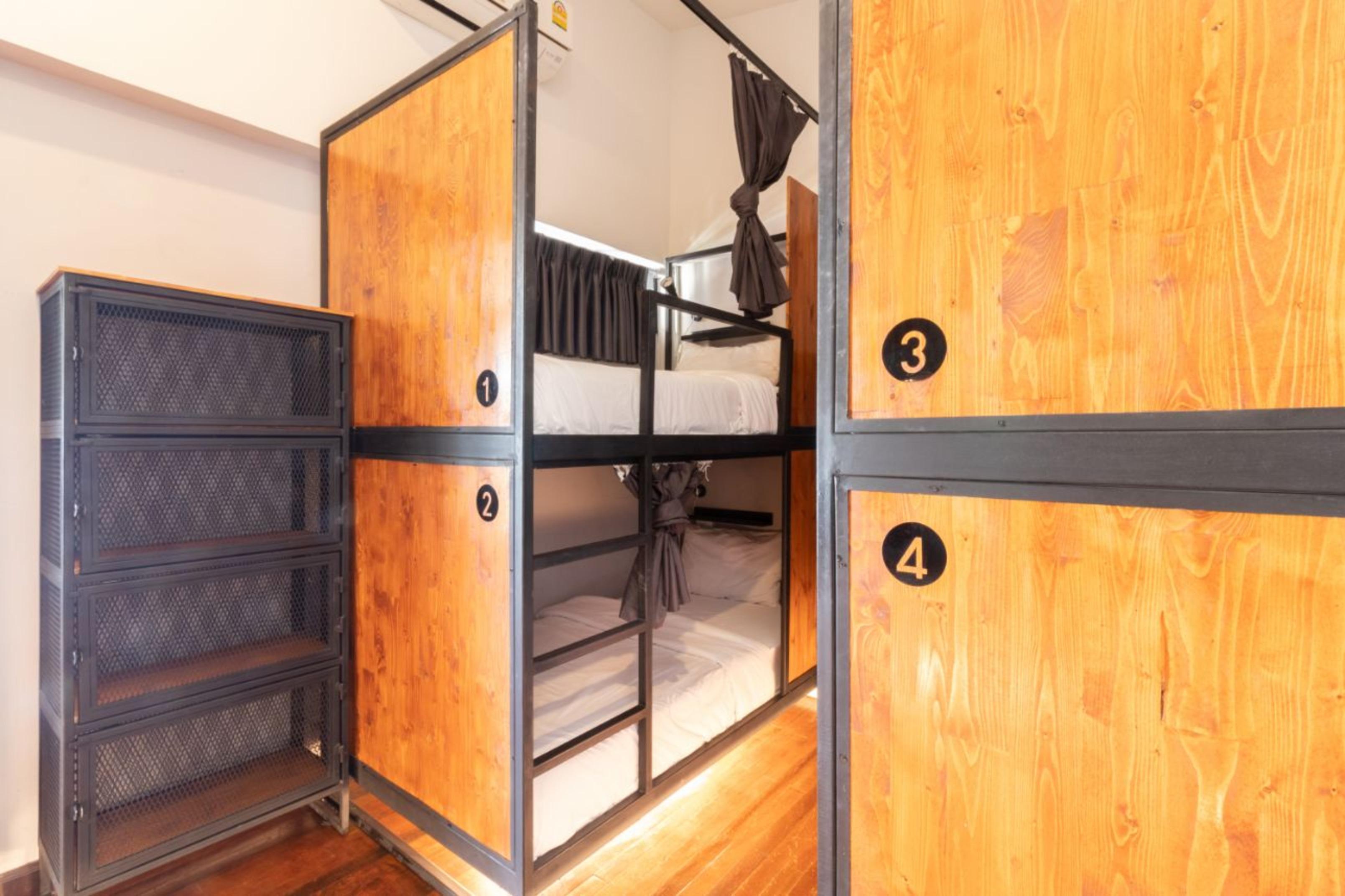 4Share Hostel (Adults Only) Bangkok Bagian luar foto