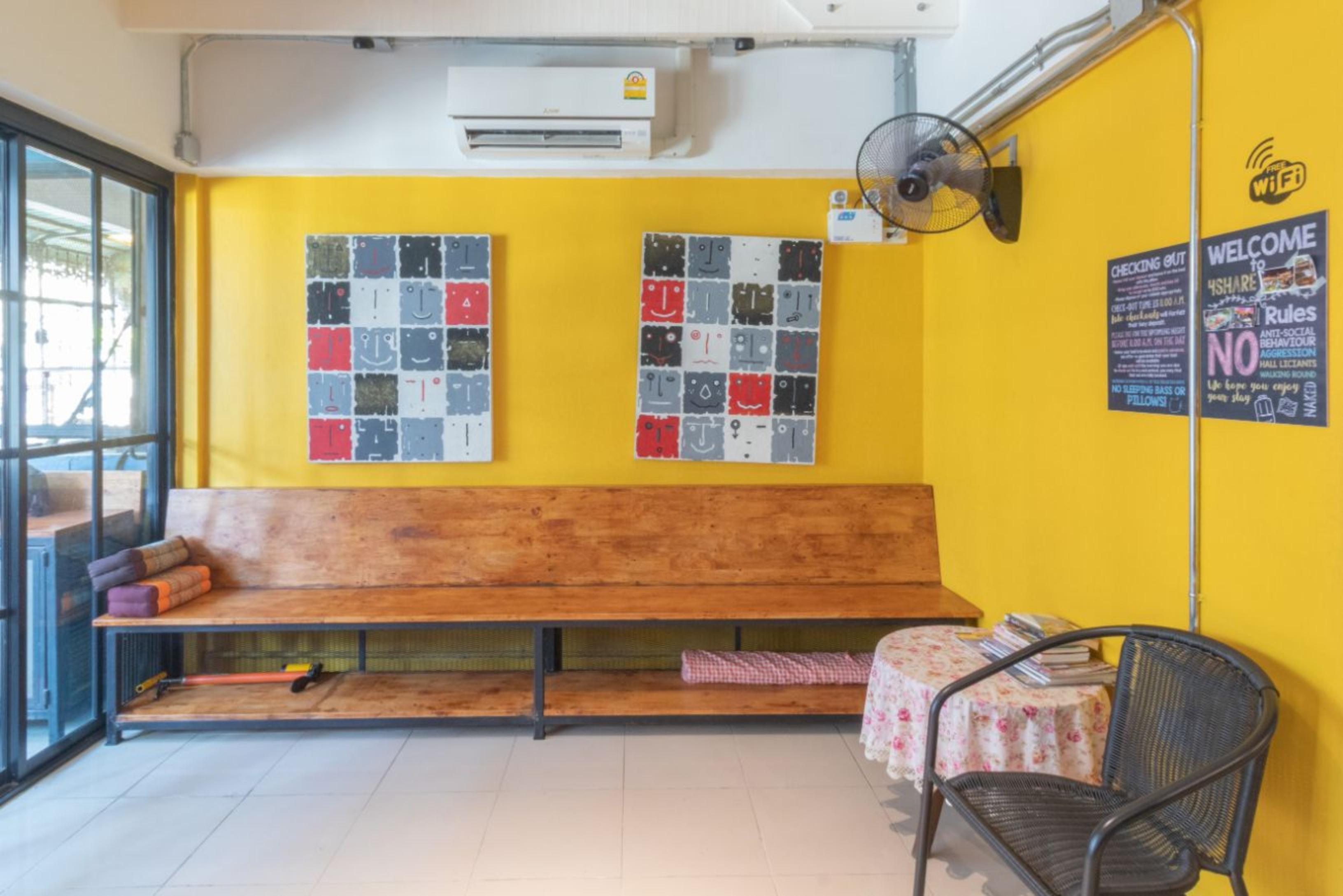 4Share Hostel (Adults Only) Bangkok Bagian luar foto