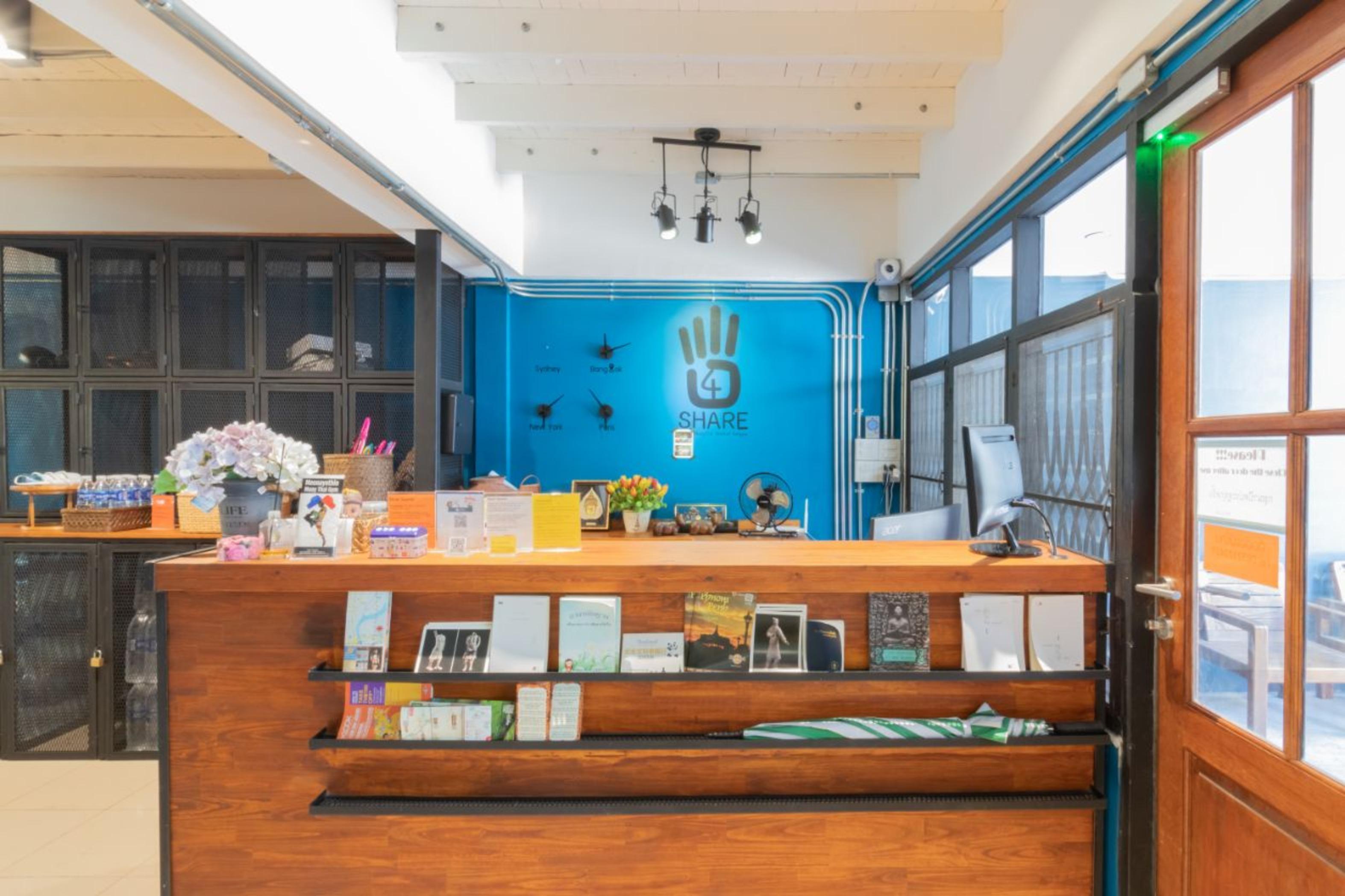 4Share Hostel (Adults Only) Bangkok Bagian luar foto