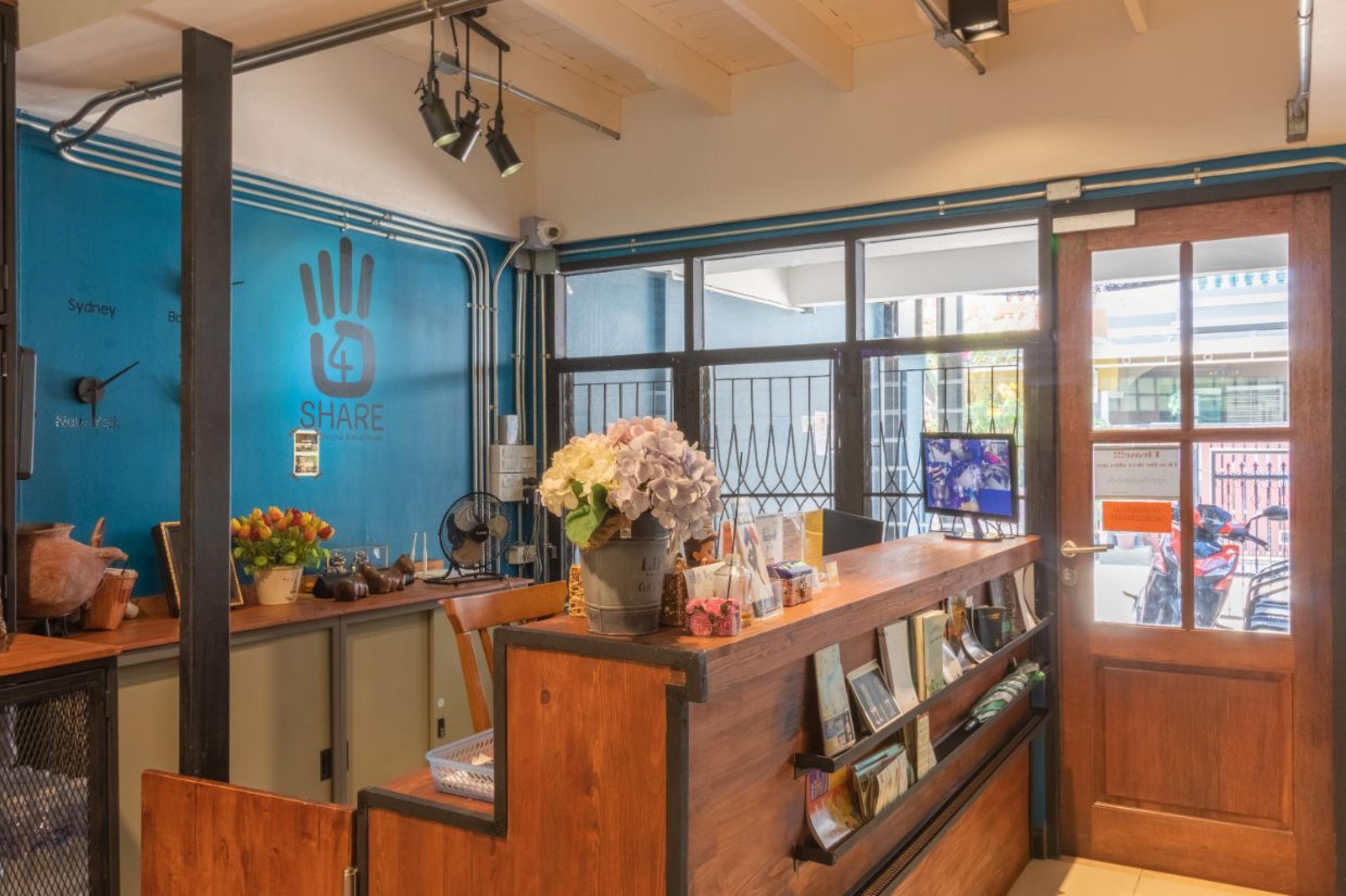4Share Hostel (Adults Only) Bangkok Bagian luar foto