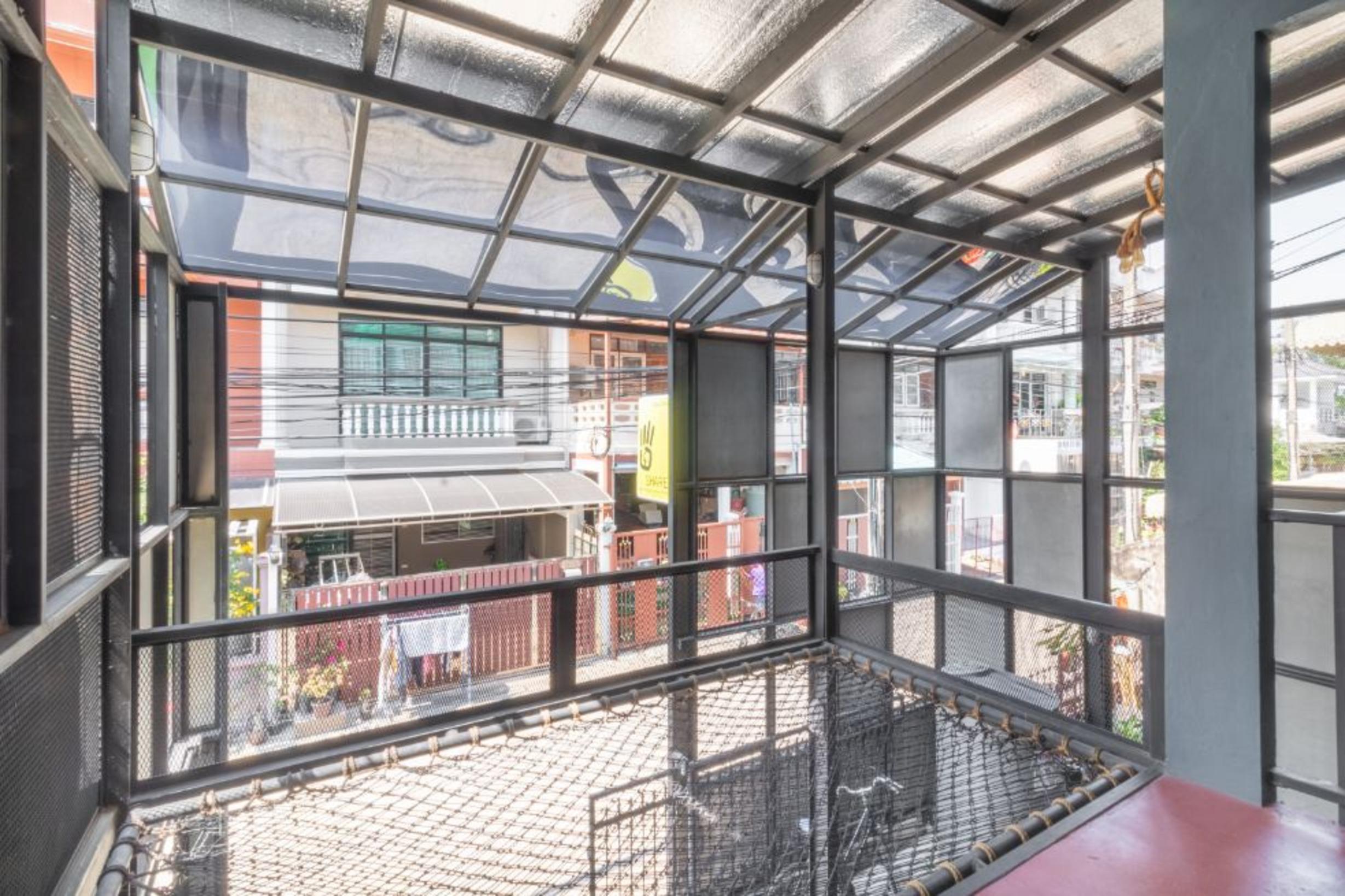 4Share Hostel (Adults Only) Bangkok Bagian luar foto